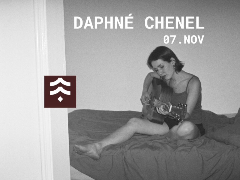 Daphné Chenel Brings « Les contours » to Casa Capitão